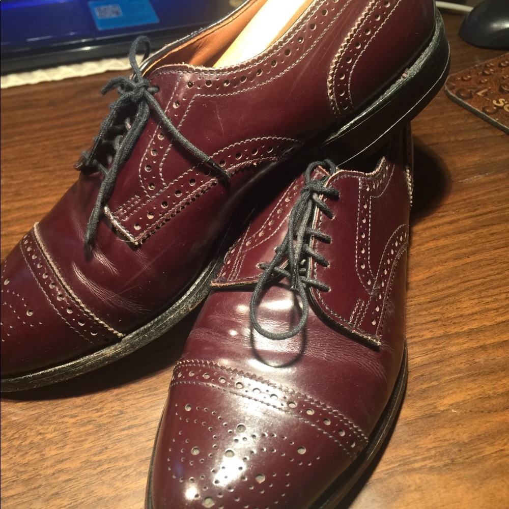 Men’s cap toe dress shoes